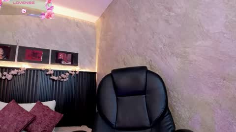 Snapshot of dark__nymph chatting on 10.07.25 Dark online show from 10.07.25