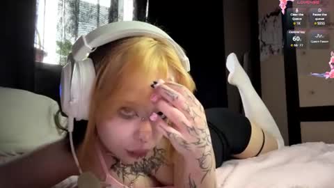 Snapshot of dark_aangel chatting on 06.18.26 Dark angel online show from 06.18.26
