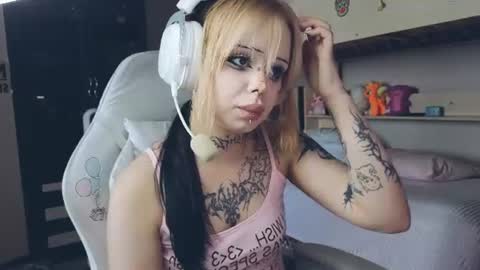 Snapshot of dark_aangel chatting on 06.30.26 Dark angel online show from 06.30.26