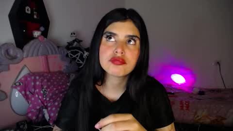 Moony online show from 12.20.25