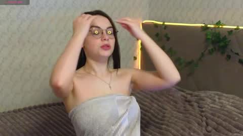 Snapshot of dark_honey_ chatting on 03.27.26 Nova online show from 03.27.26