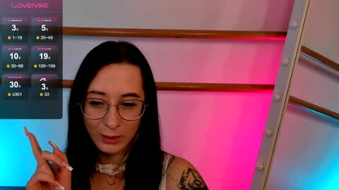 Snapshot of dark_lola_ chatting on 12.11.24 Lola online show from 12.11.24
