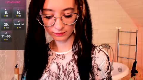 Snapshot of dark_lola_ chatting on 12.14.24 Lola online show from 12.14.24