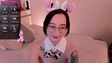 Snapshot of dark_lola_ chatting on 02.09.25 Lola online show from 02.09.25