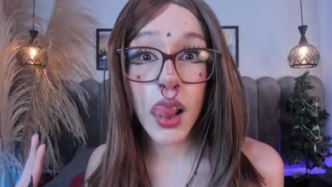 Snapshot of dark_nina_ chatting on 12.03.25 Nina online show from 12.03.25