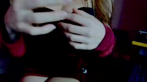 Snapshot of darkskullmistress chatting on 01.19.25 roseredgoddess online show from 01.19.25