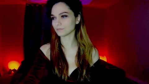 Snapshot of darkskullmistress chatting on 01.21.25 roseredgoddess online show from 01.21.25