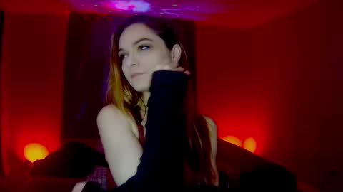 Snapshot of darkskullmistress chatting on 03.02.25 roseredgoddess online show from 03.02.25
