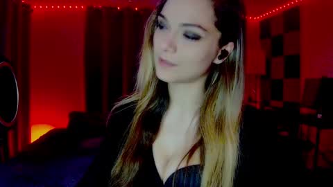 Snapshot of darkskullmistress chatting on 09.13.25 roseredgoddess online show from 09.13.25