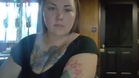 Snapshot of darkstardaisy chatting on 10.22.25 Daisy online show from 10.22.25