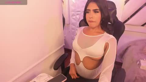 Darla santos  online show from 11.08.25