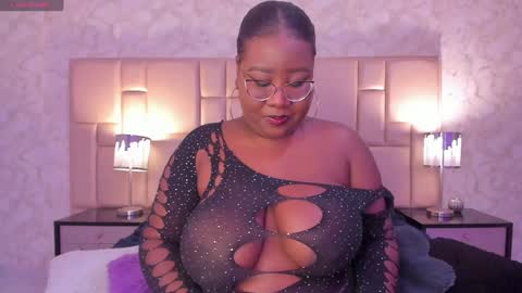 Snapshot of darnellqueen chatting on 12.06.24 Darnell Queen online show from 12.06.24