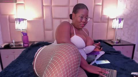 Snapshot of darnellqueen chatting on 12.07.24 Darnell Queen online show from 12.07.24
