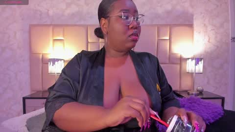 Snapshot of darnellqueen chatting on 12.23.24 Darnell Queen online show from 12.23.24