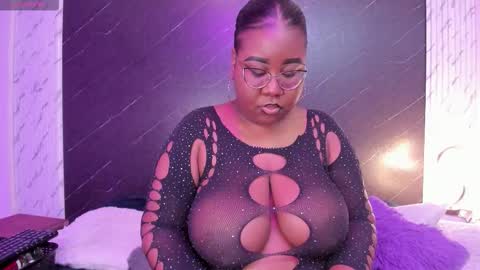 Snapshot of darnellqueen chatting on 09.11.25 Darnell Queen online show from 09.11.25