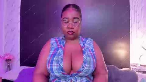 Snapshot of darnellqueen chatting on 09.17.25 Darnell Queen online show from 09.17.25
