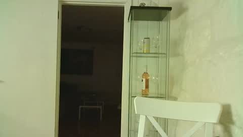 Snapshot of dartanjanas chatting on 01.19.25 Dario online show from 01.19.25