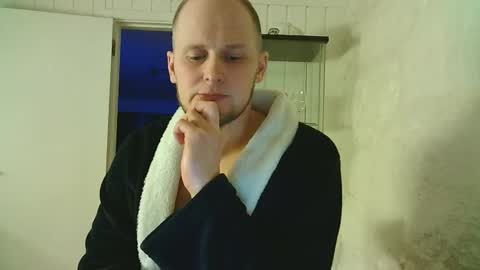 Snapshot of dartanjanas chatting on 02.08.25 Dario online show from 02.08.25