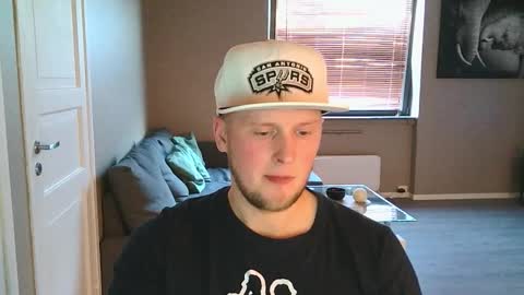 Snapshot of dartanjanas chatting on 09.24.25 Dario online show from 09.24.25