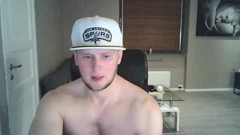 Snapshot of dartanjanas chatting on 09.26.25 Dario online show from 09.26.25