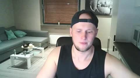 Snapshot of dartanjanas chatting on 09.27.25 Dario online show from 09.27.25