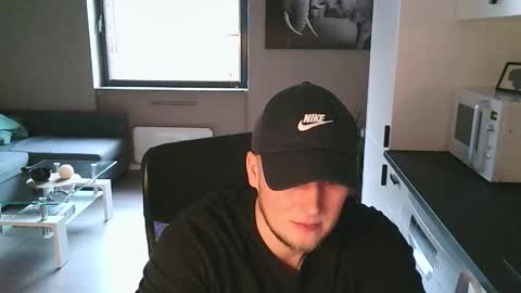 Snapshot of dartanjanas chatting on 11.02.25 Dario online show from 11.02.25