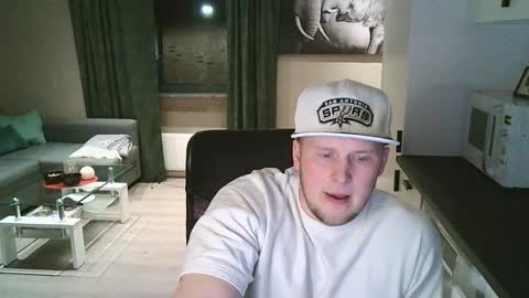 Snapshot of dartanjanas chatting on 02.10.26 Dario online show from 02.10.26