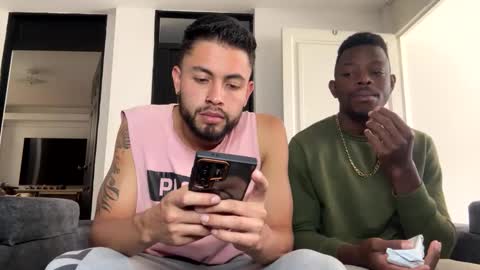 Snapshot of davgostoso chatting on 03.10.25 Dave y Salvatore online show from 03.10.25