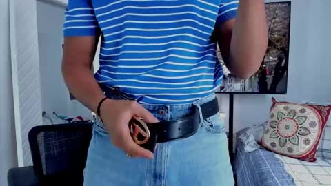 Hey im David that loves to explore and speak their fantasies. Very open talktative and nice. Feel free to chat with me online show from 03.11.26