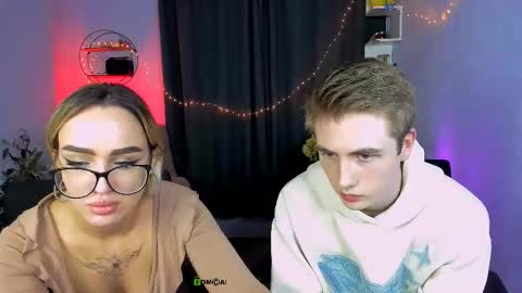 Snapshot of david_sunny chatting on 11.19.25 David online show from 11.19.25