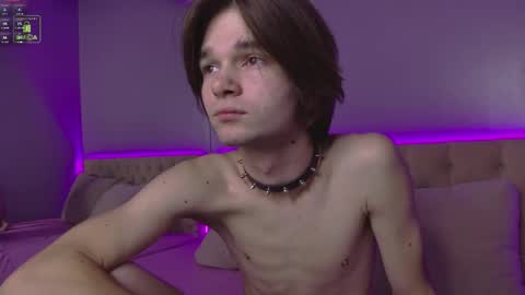 Snapshot of davidleatherhoff chatting on 11.16.25 DAVID online show from 11.16.25