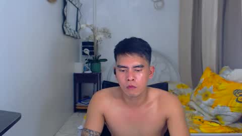 Snapshot of davidrocero chatting on 02.16.25 davidrocero online show from 02.16.25