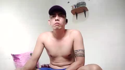 Snapshot of davidrocero chatting on 02.18.25 davidrocero online show from 02.18.25