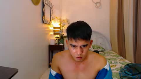 Snapshot of davidrocero chatting on 02.25.25 davidrocero online show from 02.25.25