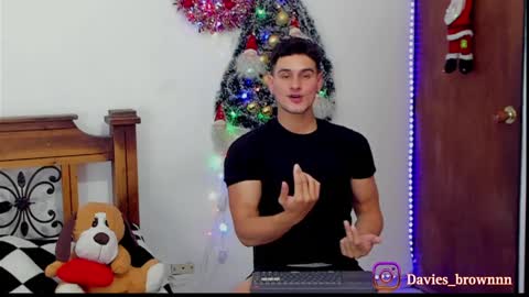 Snapshot of davies_brown chatting on 12.13.24 Davies brown schedule 12pm to 5pm col time online show from 12.13.24