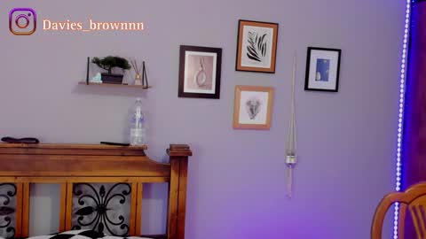 Snapshot of davies_brown chatting on 02.01.25 Davies brown schedule 12pm to 5pm col time online show from 02.01.25