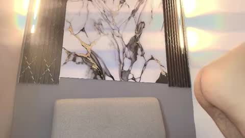 Snapshot of davin_01 chatting on 12.16.25 DAVID online show from 12.16.25