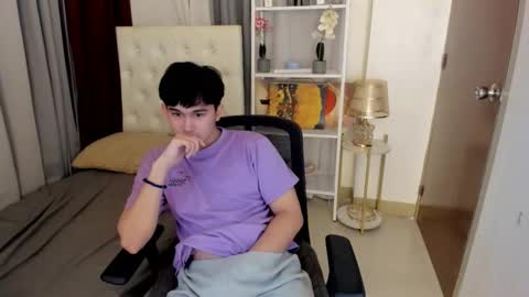 Snapshot of davincihugecock chatting on 03.06.26 daniel online show from 03.06.26