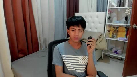 Snapshot of davincihugecock chatting on 03.08.26 daniel online show from 03.08.26