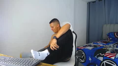 Snapshot of davisito7 chatting on 12.26.24 David Angel online show from 12.26.24