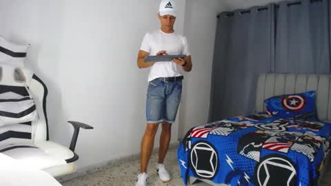 Snapshot of davisito7 chatting on 02.03.25 David Angel online show from 02.03.25