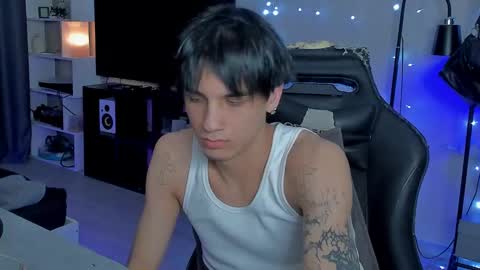 Snapshot of davisross chatting on 01.10.26 davis online show from 01.10.26