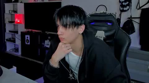 Snapshot of davisross chatting on 02.05.26 davis online show from 02.05.26