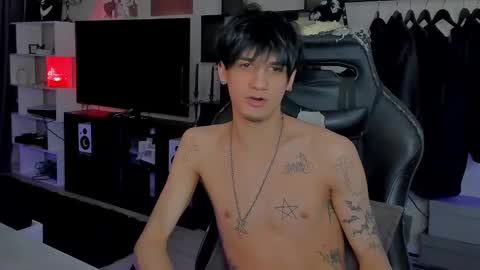 Snapshot of davisross chatting on 02.08.26 davis online show from 02.08.26