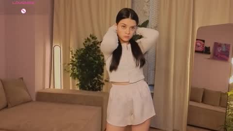 Snapshot of day_one_darling chatting on 10.30.25 day_one_darling online show from 10.30.25