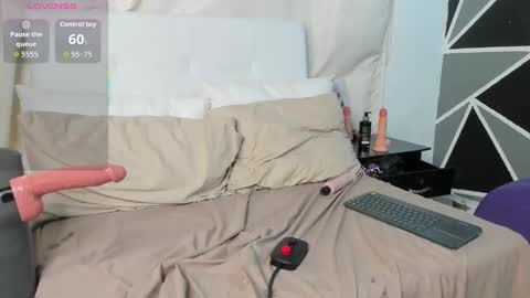 Snapshot of daye_sky chatting on 11.15.25 Daye sky online show from 11.15.25