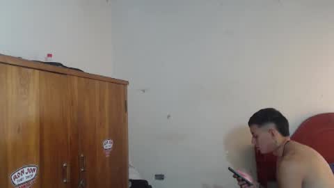 Snapshot of daylon_brown_ chatting on 09.18.25 Dylon online show from 09.18.25