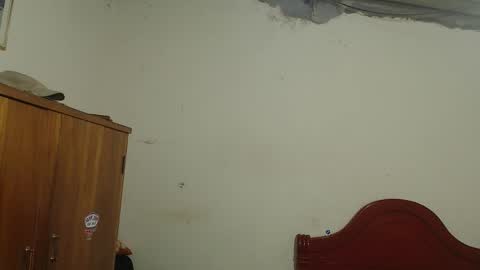 Snapshot of daylon_brown_ chatting on 11.10.25 Dylon online show from 11.10.25