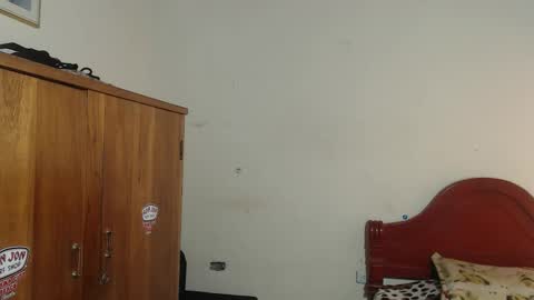 Snapshot of daylon_brown_ chatting on 12.17.25 Dylon online show from 12.17.25