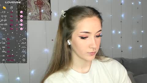 Snapshot of dazy_88 chatting on 01.06.25 Dazy My Fansly online show from 01.06.25